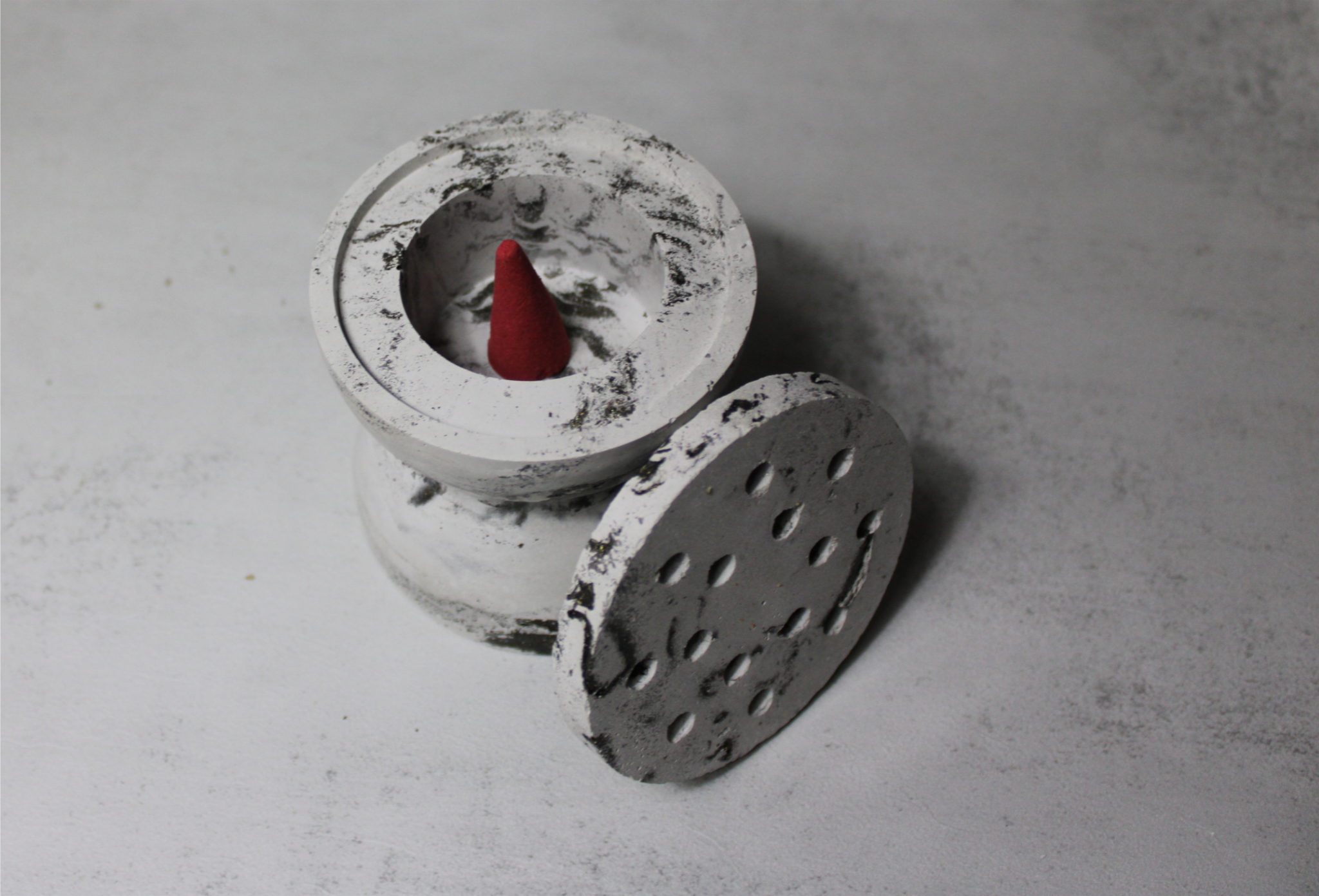 Soul Pour Incense Holder: Cone and Spiral Incense